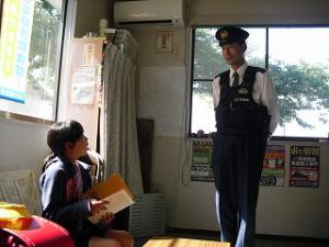 警察の仕事について聞き込み調査しました