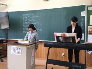 鍵盤ハーモニカ演奏2年