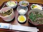 地元の新鮮な野菜や瀬戸貝、甘露醤油等を使った料理の写真です。