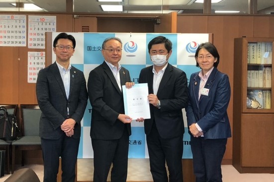 中央要望　吉岡事務次官