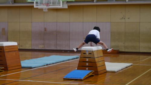2年生 保健体育「跳び箱」の授業 - 柳井西中学校 - 柳井市ホームページ