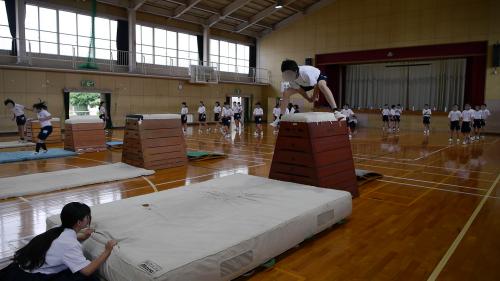 2年生 保健体育「跳び箱」の授業 - 柳井西中学校 - 柳井市ホームページ