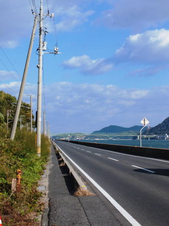 海沿いを走る国道188号線の写真です