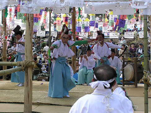 南山神社の神楽