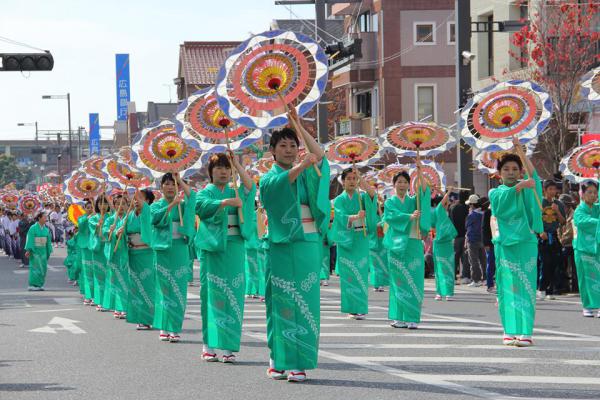 柳井まつりの花傘おどり