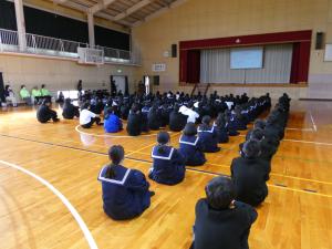 全校集会の様子