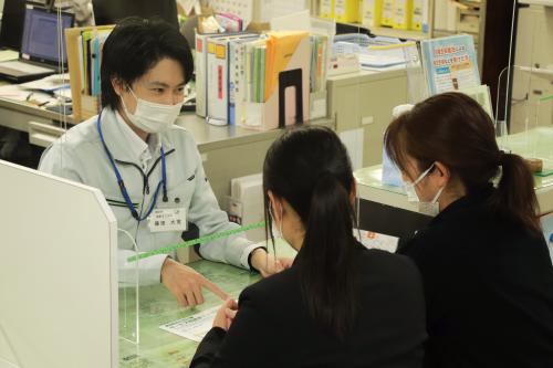 執務の様子等