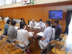 学校運営協議会での熟議の様子