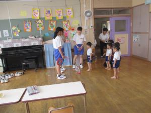 中学生のお兄さんお姉さんに遊んでもらったよ
