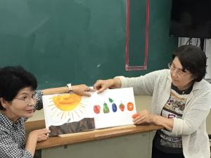 読み聞かせをしてくださる様子