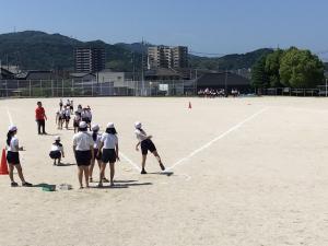 ソフトボール投げ