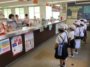 郵便局のみなさんと対面