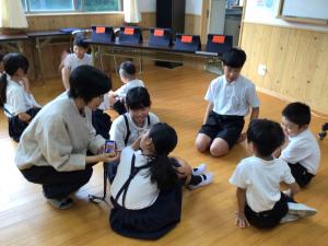 挨拶の練習場面