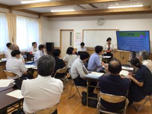 研究協議の場面