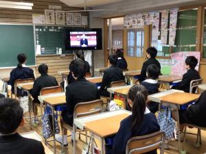 終業式に教室で参加