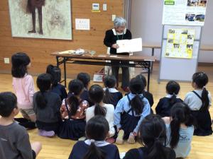 読み聞かせの様子1