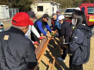 木を切るところ