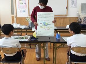 柳井の花の生産の説明を聞くところ