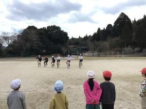 一輪車を披露するところ