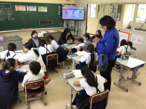 親子で計画を立てるところ