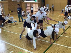 組み体操の練習