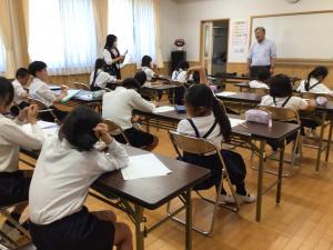 地域の方からお話を聞くところ