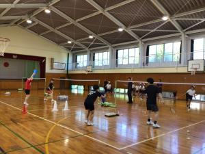 高校生とラリーをするところ