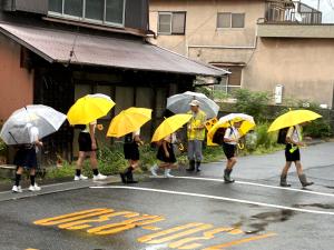雨の朝