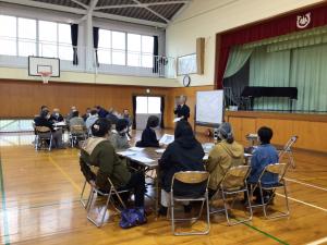 学力テスト問題に挑戦するところ