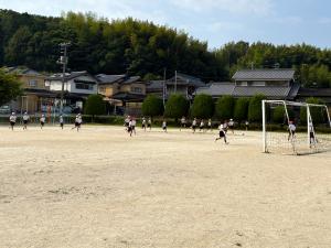 朝の運動場