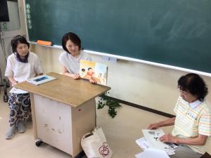 絵本を読むところ