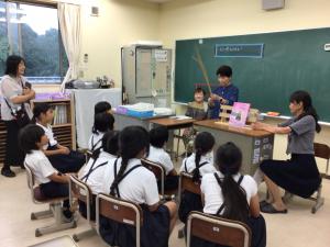お話を読んでもらうところ